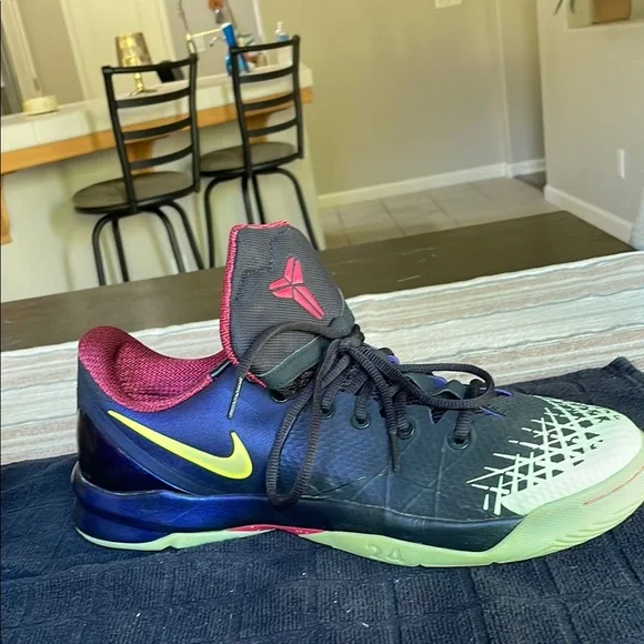 Nike Zoom Kobe Venomenon 4 Glow In The Dark Men's Size 13 US 635578-003 - Picture 4 of 8